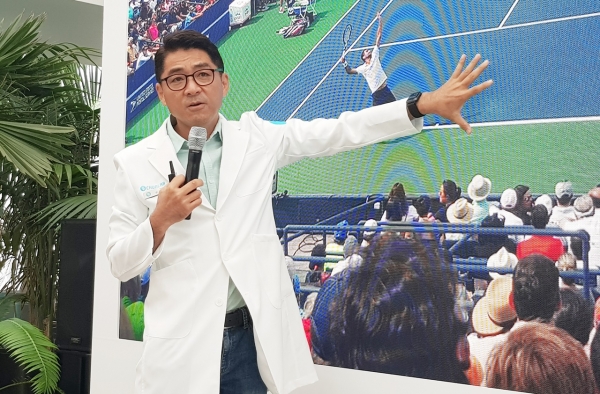 천종식 천랩 대표가 30일 강남구 수서동에서 열린 헬스케어 서비스 론칭 행사에서 토탈 헬스케어 서비스에 대해 설명하고 있다. (사진=이해선 기자)
