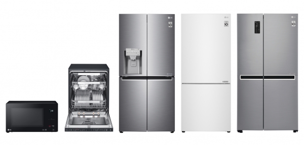 최근 호주 유력 소비자잡지 초이스(Choice)가 LG전자 주방가전을 잇따라 최고 제품으로 선정했다. 왼쪽부터 2020년 최고 브랜드에 오른 전자레인지 대표제품(모델명: MS4296OBC), 1년 동안 소비자평가 1위를 지키고 있는 식기세척기(모델명: XD3A25MB), 종류별 냉장고 평가에서 각각 1위에 오른 프렌치도어 냉장고(모델명: GF-L570PL), 상냉장·하냉동 냉장고(모델명: GB-455WL), 양문형 냉장고(모델명: GS-B680PL). (사진=LG전자 제공)
