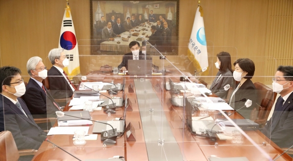 이주열 한국은행 총재가 지난 1월 15일 서울 중구 한국은행에서 열린 금융통화위원회 본회의에서 회의를 주재하고 있다. (사진=한국은행 제공)