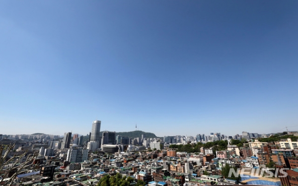 미세먼지 없는 맑은 날 서울 도심에서 바라본 N서울타워가 또렷하게 보이고 있다.(사진=뉴시스)