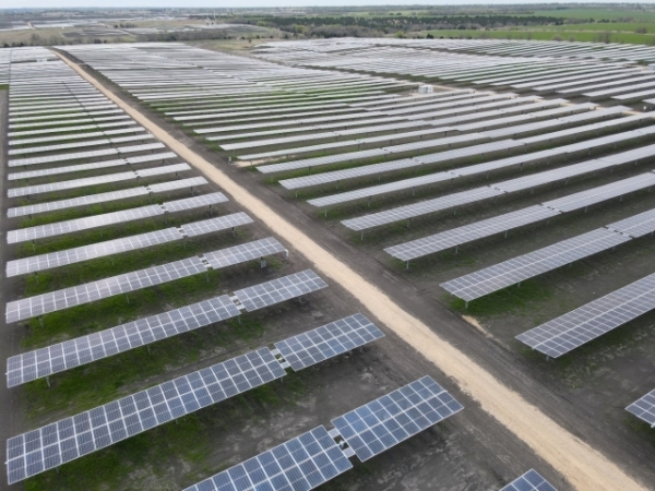 한화큐셀이 건설해 운영하는 미국 텍사스주 168MW급 태양광 발전소 (사진=한화큐셀 제공)