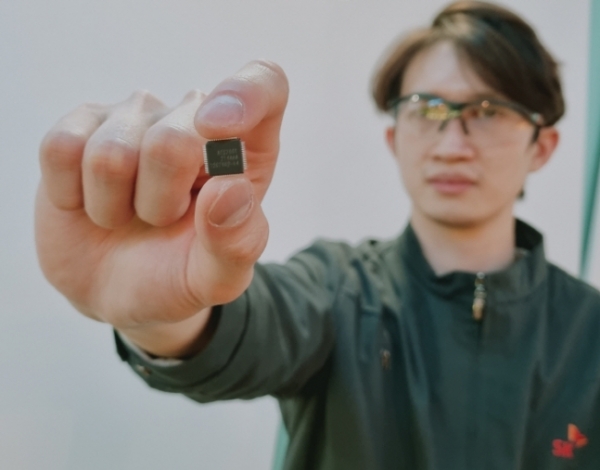 SK온은 4일 배터리 및 전장용 반도체 전문 개발사인 오토실리콘과 함께 배터리관리칩공동 개발에 성공했다고 발표했다 / (사진=SK온)