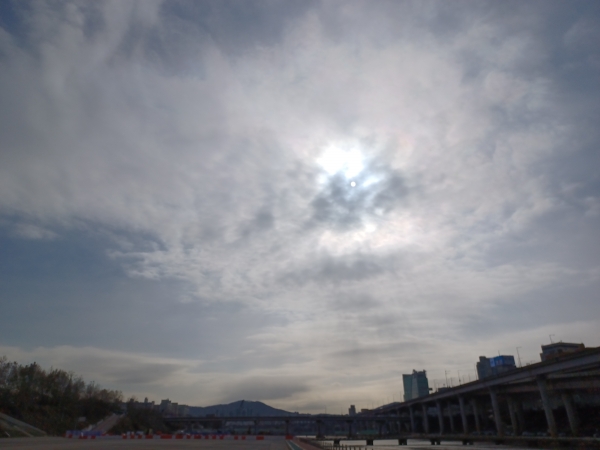 구름에 가린 해 (사진=연합뉴스)