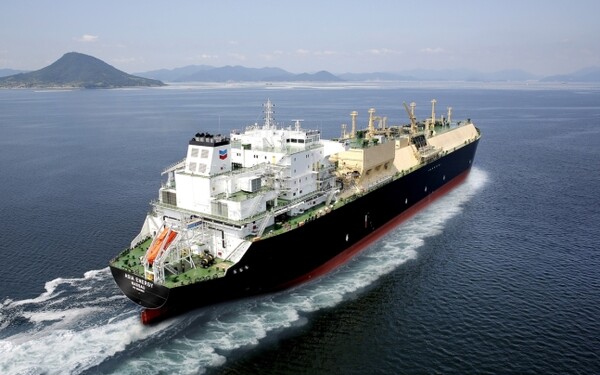 HD현대마린솔루션과 셰브론이 '저탄소 선박 개조 계약'을 맺은 16만㎥급 LNG운반선 아시아 에너지호 / HD현대마린솔루션