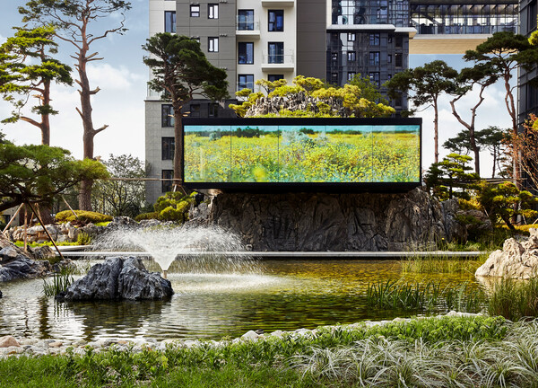 가든베일리, 연못과 초대형 미디어 큐브 (사진=삼성물산)